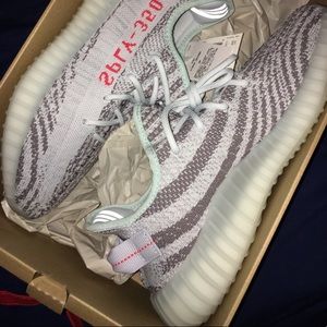 Yeezy 350 blue tint size 9